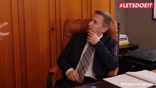 Два крупных перца ебут похотливую соску